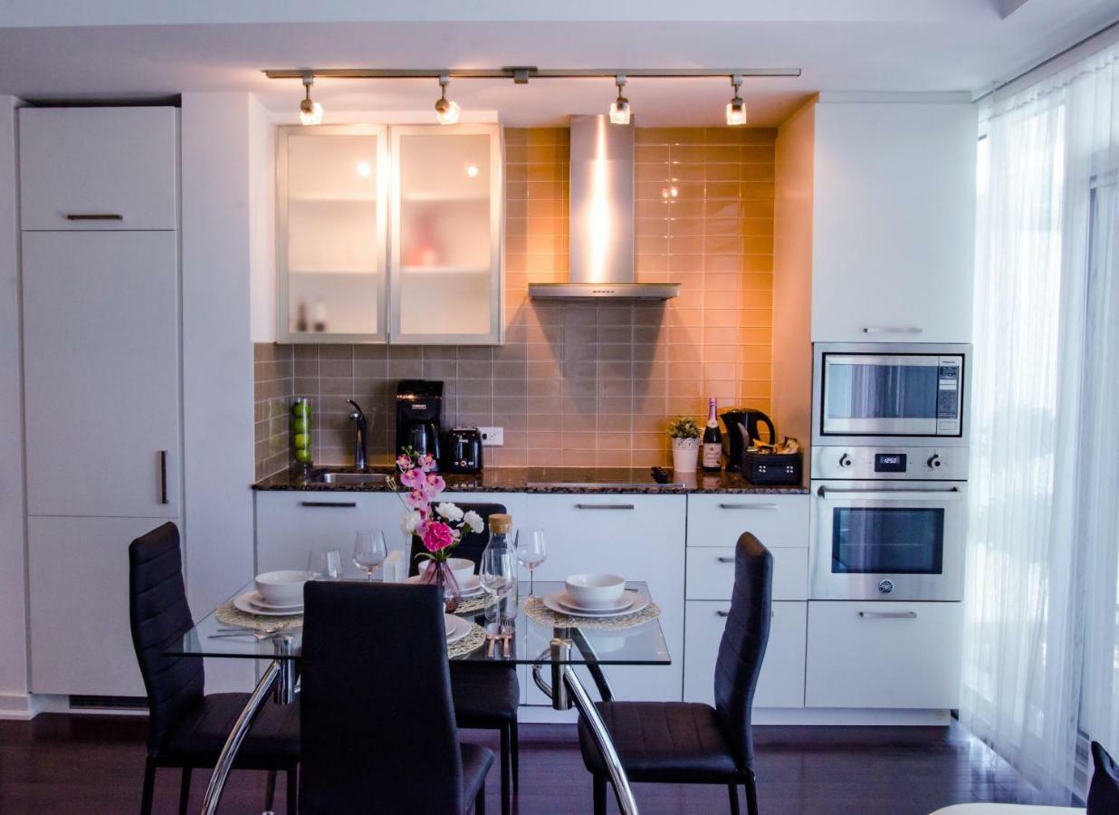 Royal Stays Condominiums - Upscale Downtown Suites Τορόντο Εξωτερικό φωτογραφία