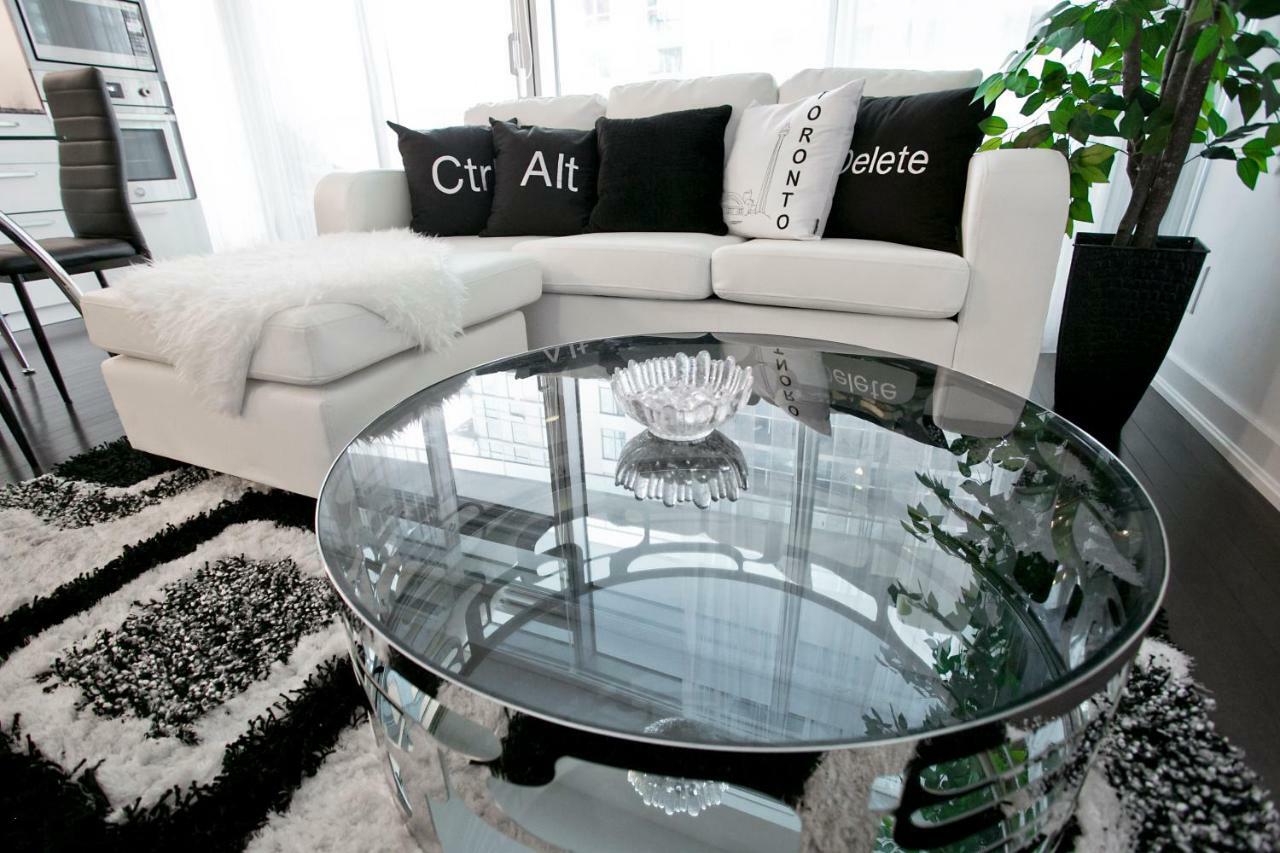 Royal Stays Condominiums - Upscale Downtown Suites Τορόντο Εξωτερικό φωτογραφία